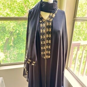 Black abaya burqa with gold embroidery size XL